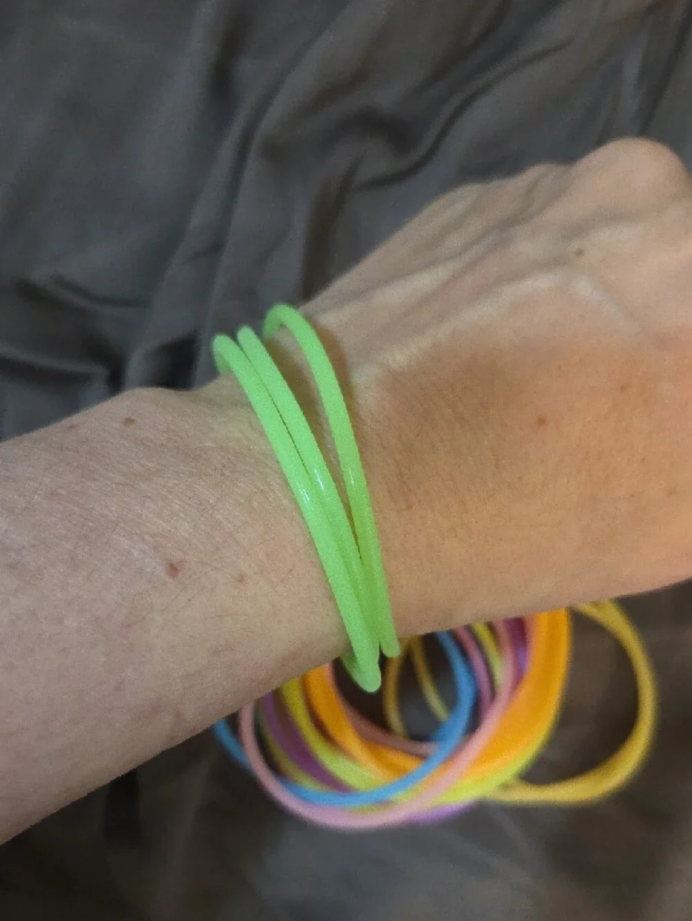 Neon Bangle Bracelet Set - Multicolor Plastic Stackable Bangles 80s Style